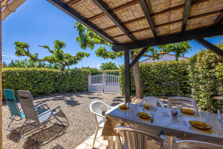 Horizon Bleu – Independent Family Cottage