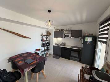  Bright Cross-Apartment with 2 Terraces