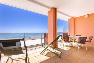 Magnificent Seafront Apartment