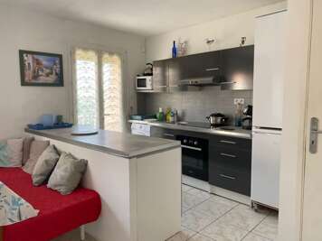 Downtown Apartment – 100 m from the Beach