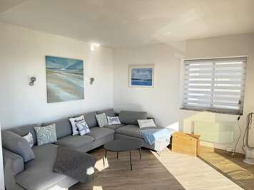 Valras-Plage Beachfront Apartment: Sea Views & Balcony!
