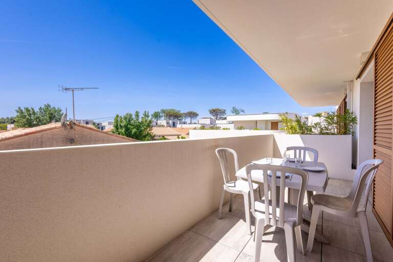 Serignan Apartment Rental