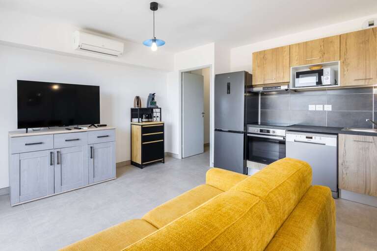 Serignan Apartment Rental
