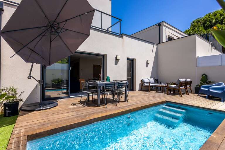 Maison Marly avec piscine privee a Serignan