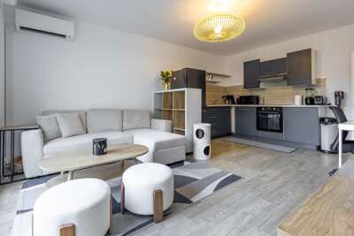 Appartement avec jardin, piscine & garage