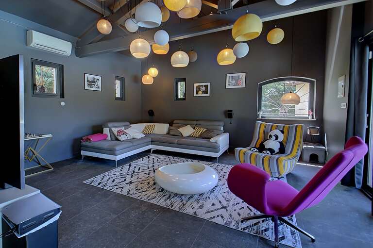 Fontaines-Saint-Martin Villa Rental