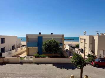Le Soleil des Élysées – A glimpse of the sea