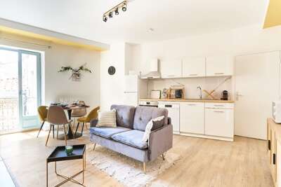 Cozy 1BR with A/C across les Halles