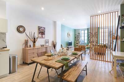 Luxury Stay facing Les Halles, balcony & A/C