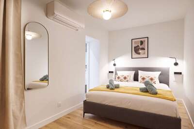 MyLocTravel  Cozy flat, Halles view, AC