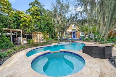 The Lakeside Double-Estate Twin Luxury Homes with Private Pool, Hot Tub &amp; Kayaks