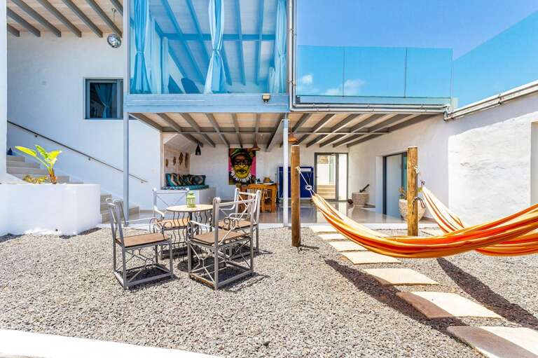 Tabayesco Villa Rental