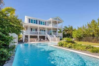 Key West Waterfront Oasis Private Pool, Gated Dock &amp; Family-Friendly Luxury