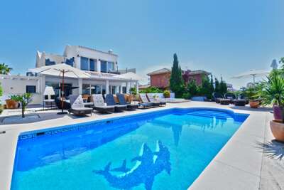 Luxurious Beach Villa in El Rosario, Marbella
