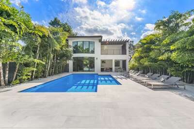 Mediterranean Minimalism in Miami Private Oasis with Pool &amp; Bespoke Concierge Services