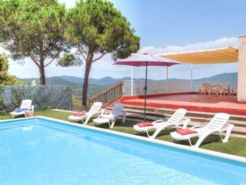 Practical, Modern and Cosy House in Serrabrava