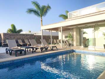 Modern Luxury Quiet Complex Villa in Playas del Duque