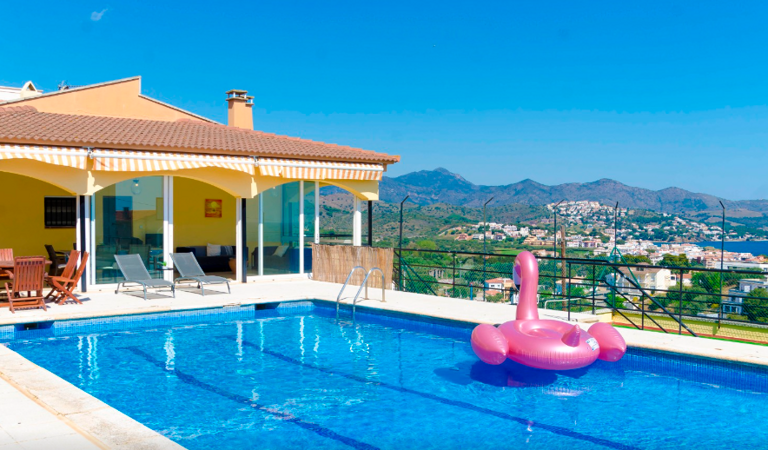 Llanca Villa Rental