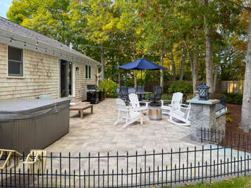 Cape Cod Fireplace/ Hot Tub Fire Pit & Beach 