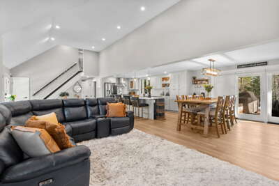 Beachside Osterville Firepit/ Mov.theather, Game Room