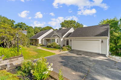 Cape Cod Family Retreat 5BR, Hot Tub, Sleeps 14