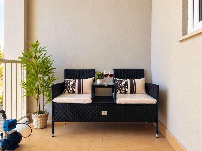 Beachfront Apartment with Pool & Free Parking