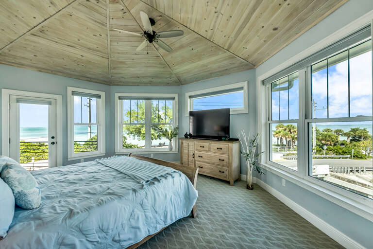 Primary Bedroom, King