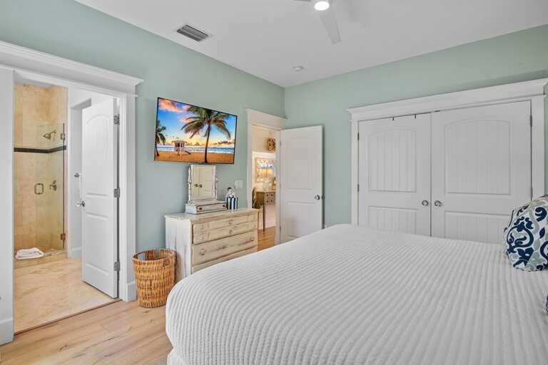 Second Bedroom, King