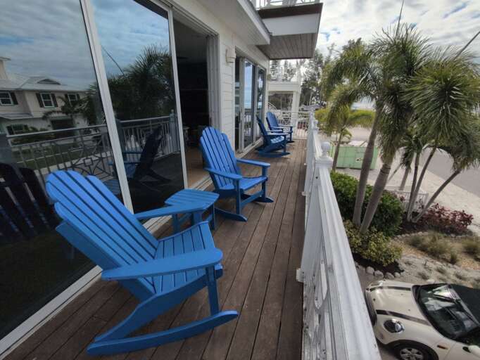 Main Floor Balcony, Seating
