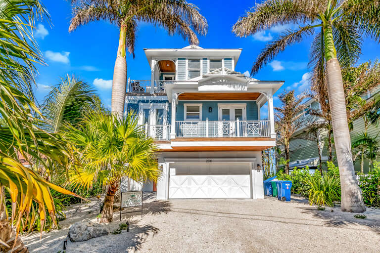 Exterior of Bayfront Paradise by AMI Locals