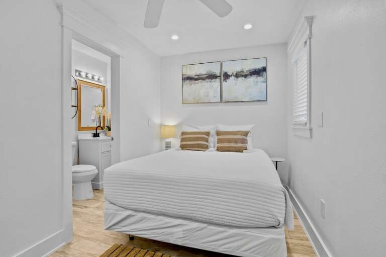 Primary Bedroom, Queen