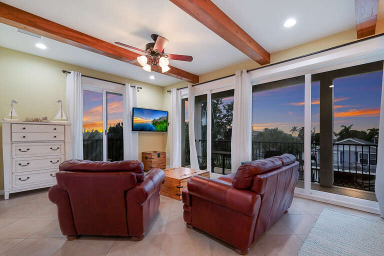 Primary Bedroom - Sitting Area