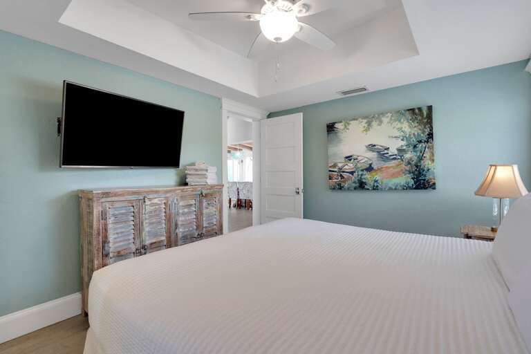 Second Bedroom, King