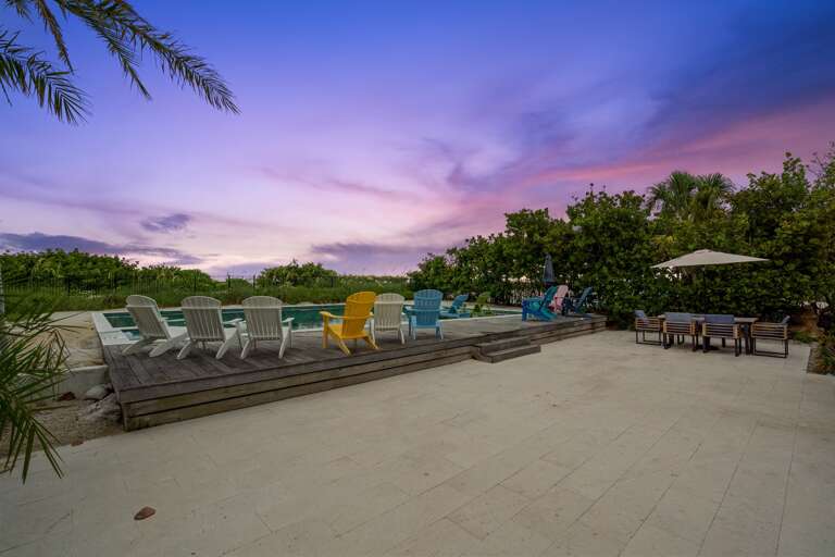 Poolside Seating, Dining Area