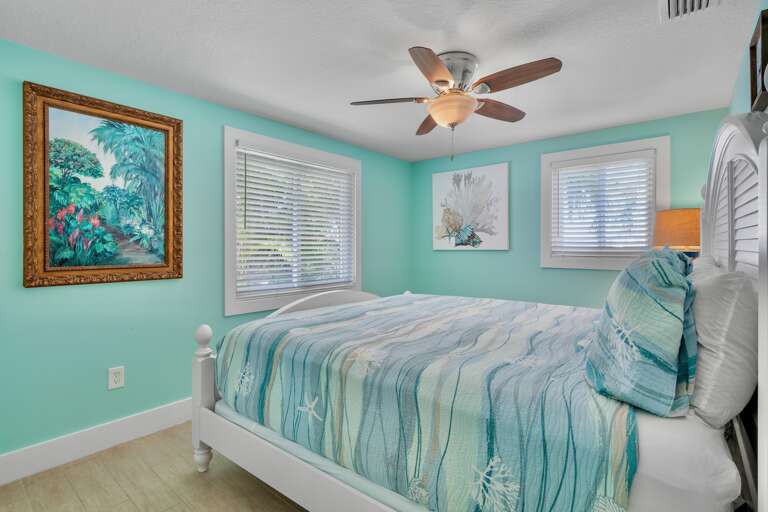 Second Bedroom, Queen
