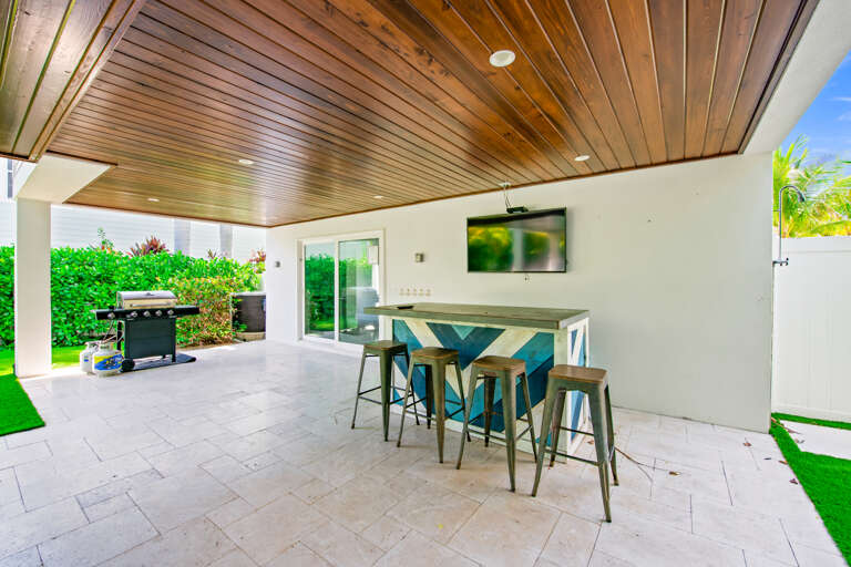 Outdoor Bar