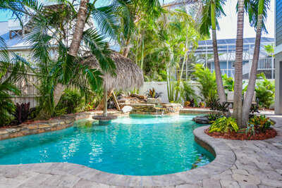 Drinks Island in the Pool
