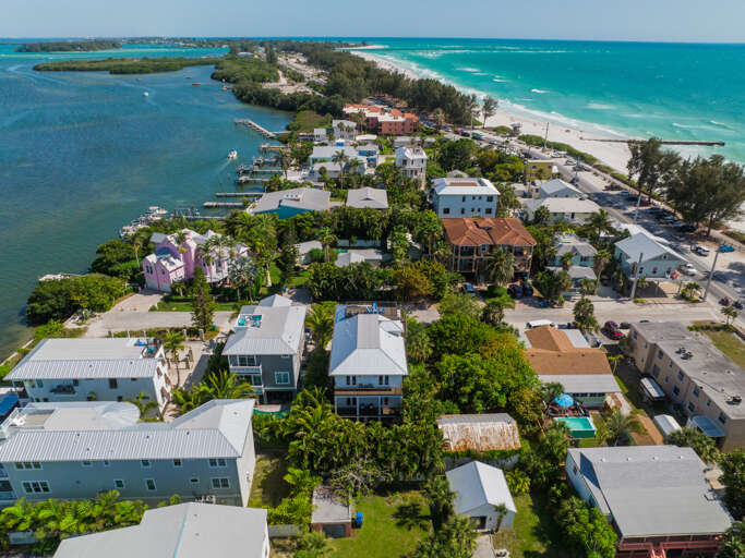 Close To The Gulf Beaches