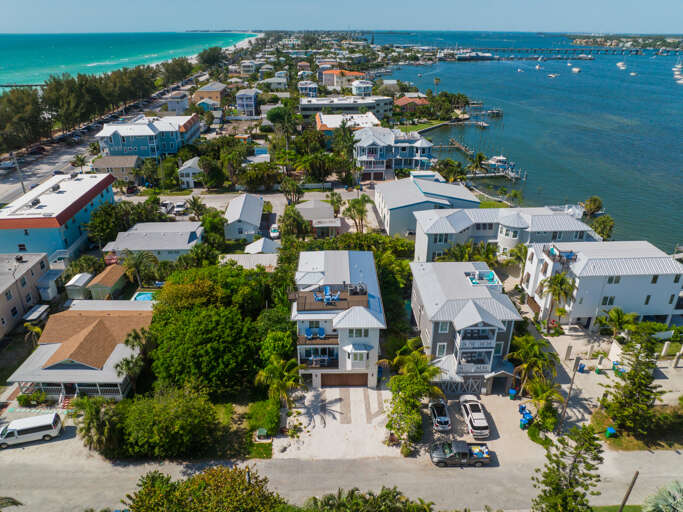 Close To The Gulf Beaches
