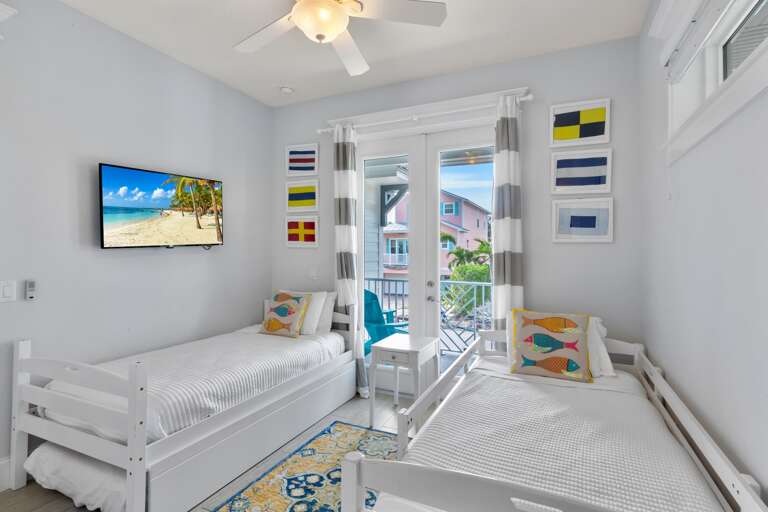 Third Bedroom, Two Twins