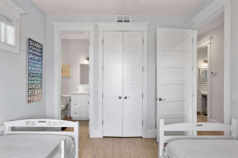 Third Bedroom, Two Twins