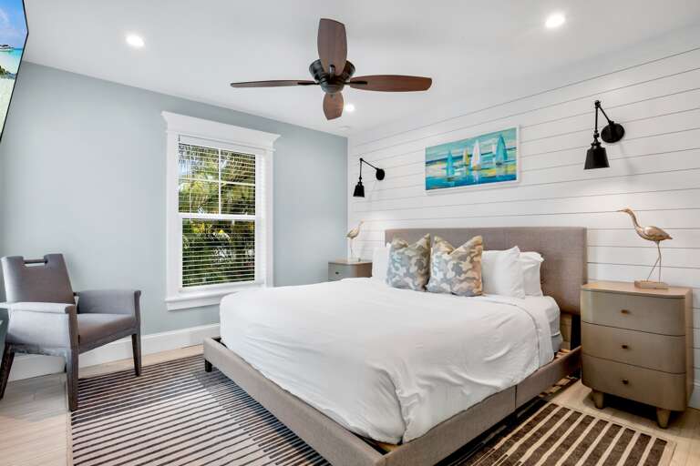Second Bedroom, King