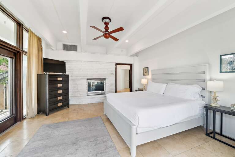 Second Bedroom, King