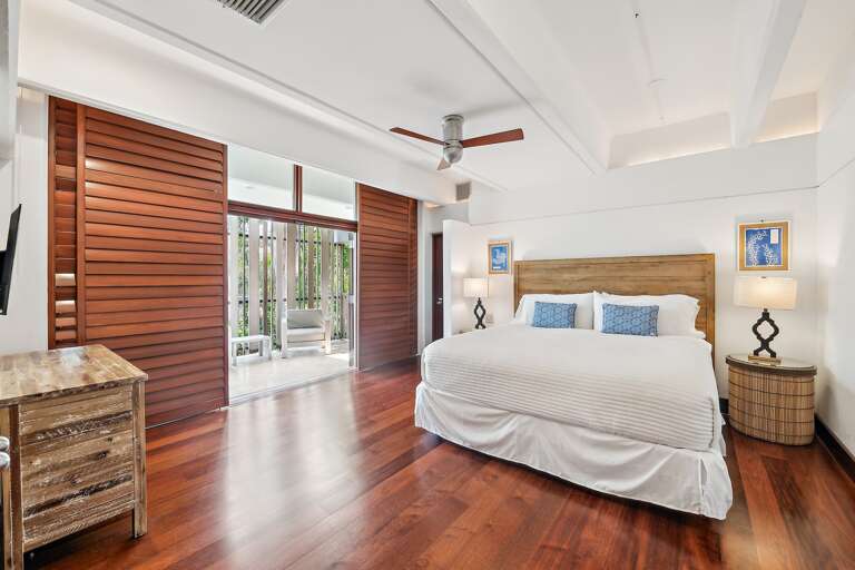 Sixth Bedroom, King