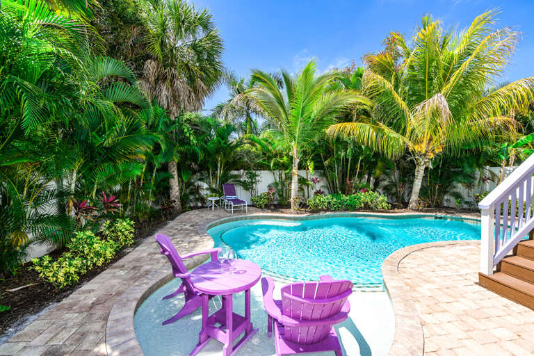 Pool Lounge