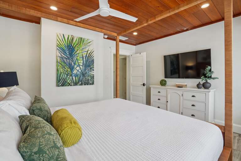 Second Bedroom - King