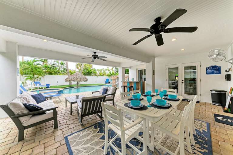 Covered Patio Dining and Poolside Lounge