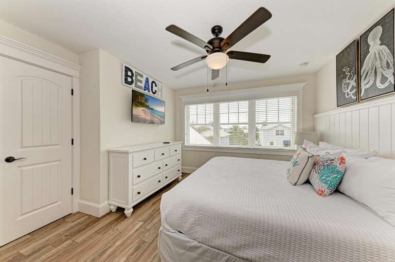 Fourth Bedroom, King bed