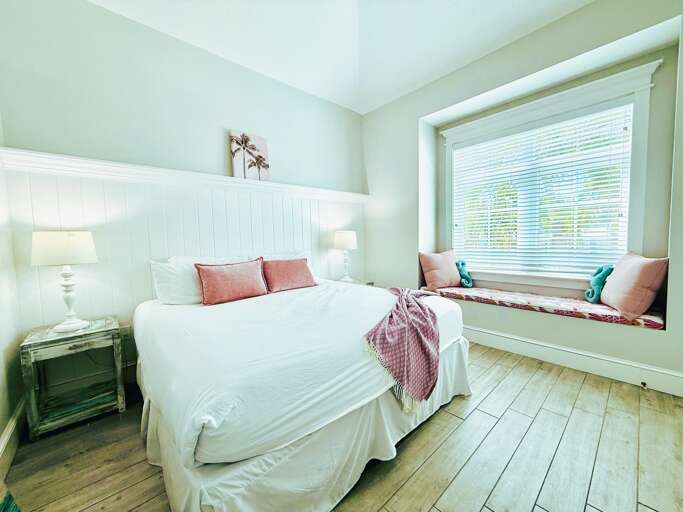 Second Bedroom - King Bed - Main Floor