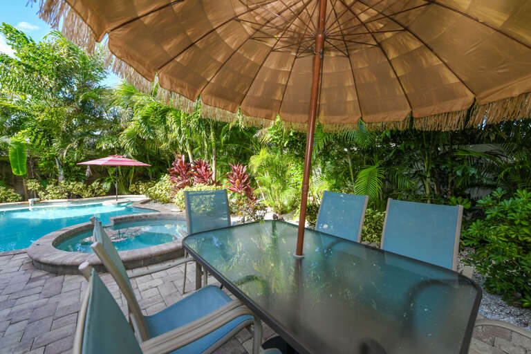 Outdoor Dining for 6